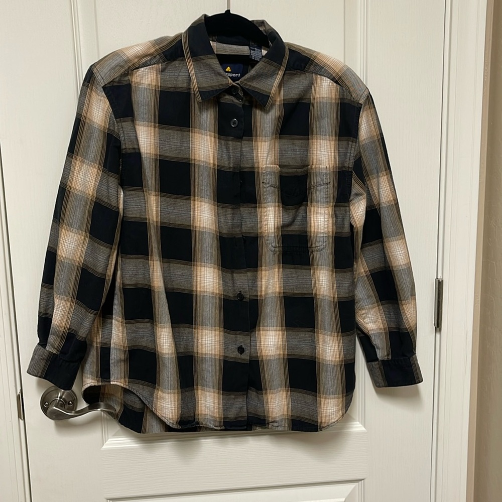 Liz-sport women’s shirt size Medium 100% cotton